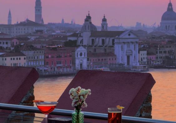 Skyline Hilton Molino Stucky Venice rooftop bar views