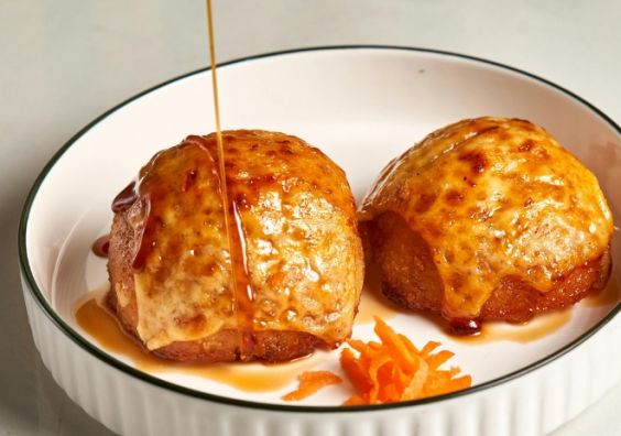 Honey drizzle hot honey food trend 